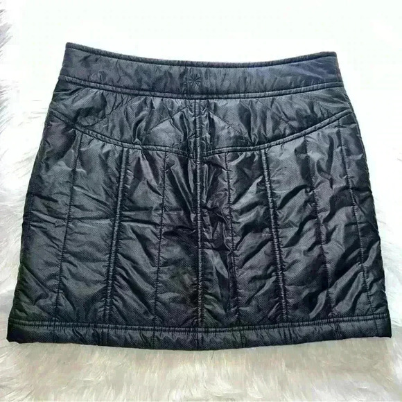 Athleta Toasty Buns Quilted Puffer Miniskirt Black Size 2 - Picture 11 of 12